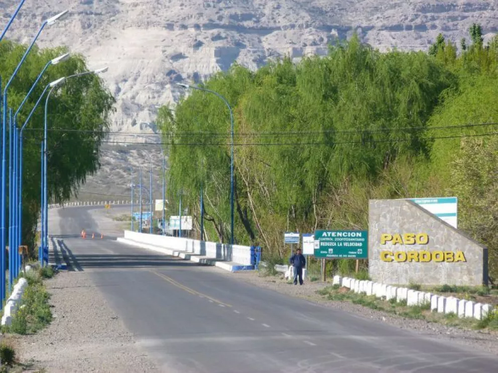 El siniestro vial se produjo unos 200 metros antes de llegar al puente de Paso Córdoba.
