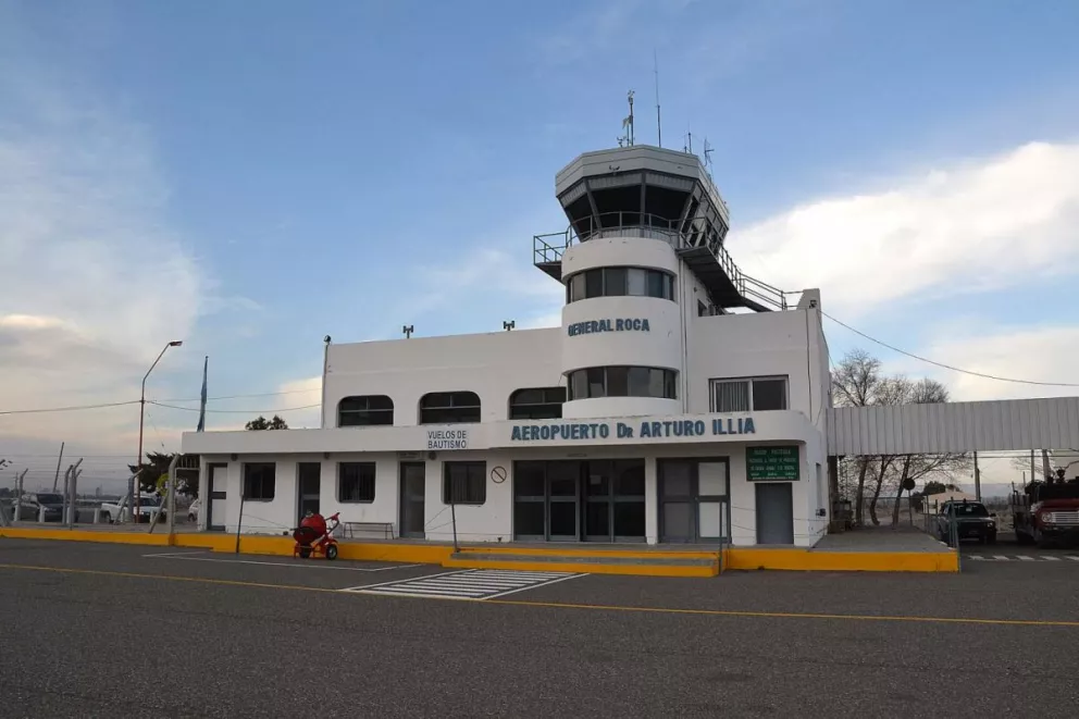 El aeropuerto de Roca volvió a manos de la provincia y prometen fuerte inversión