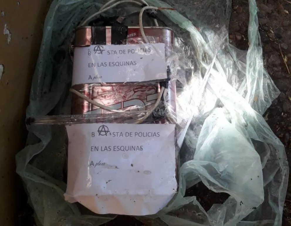 Bomba incendiaria: Buscan conexiones en Neuquén y Chubut