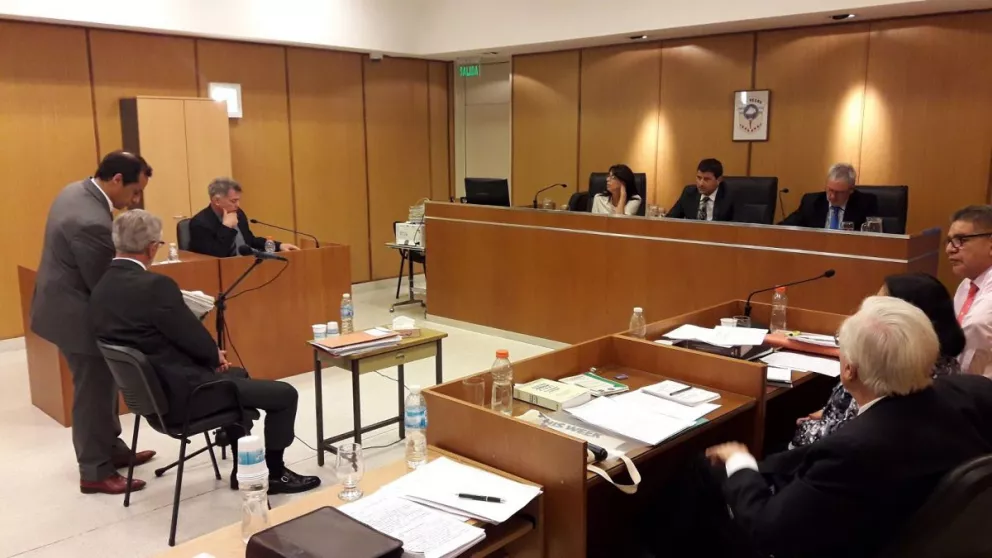Comenzó el juicio contra los imputados Héctor Tasat y Adriana Gutiérrez.