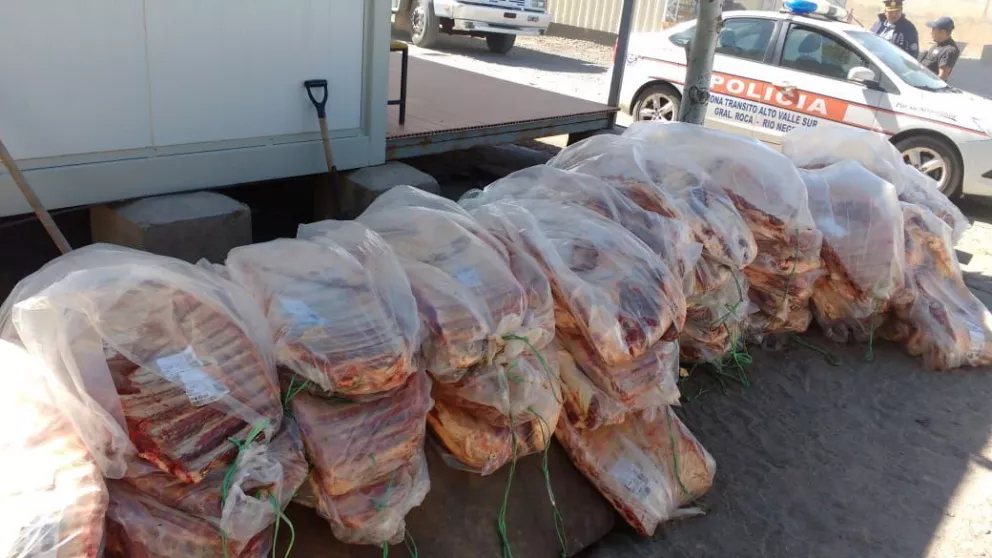 Transportaban 2700 kilos de carne  de manera ilegal y los atraparon