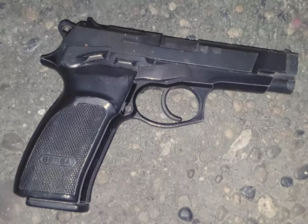 La pistola 9 mm es la que habitualmente utiliza la policía de Río Negro.