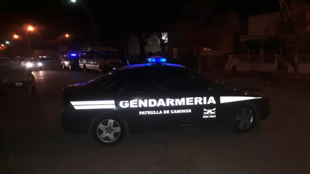 Último Momento: Gendarmería está allanando dos domicilios en Roca