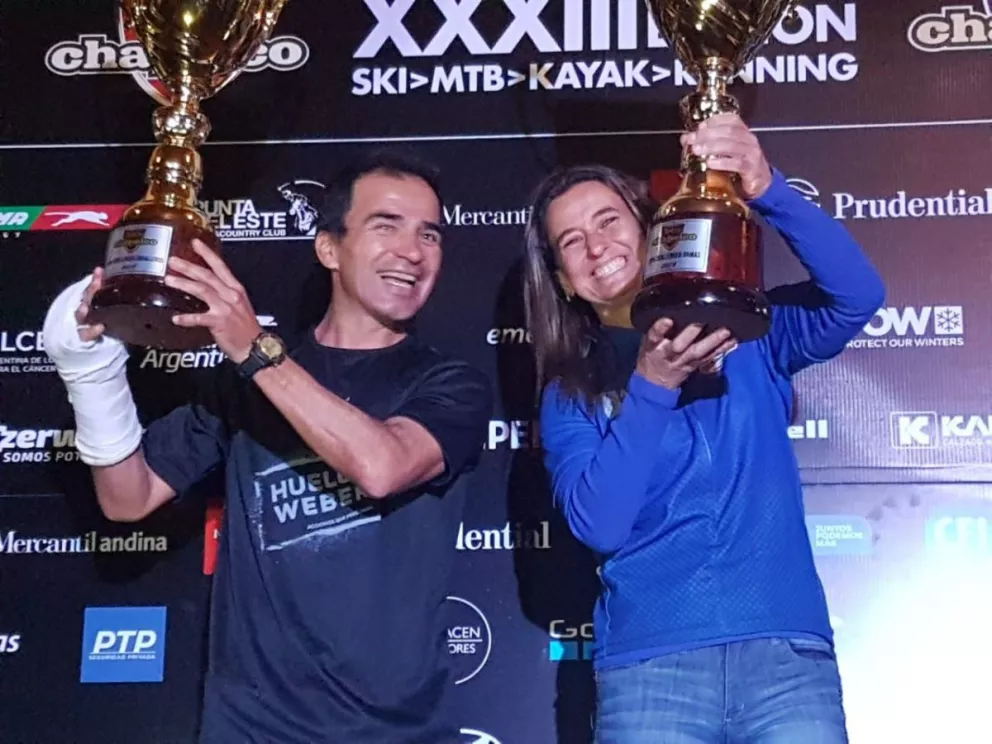 Maxi Morales y Yanina Ferroni, con la copa de campeones.