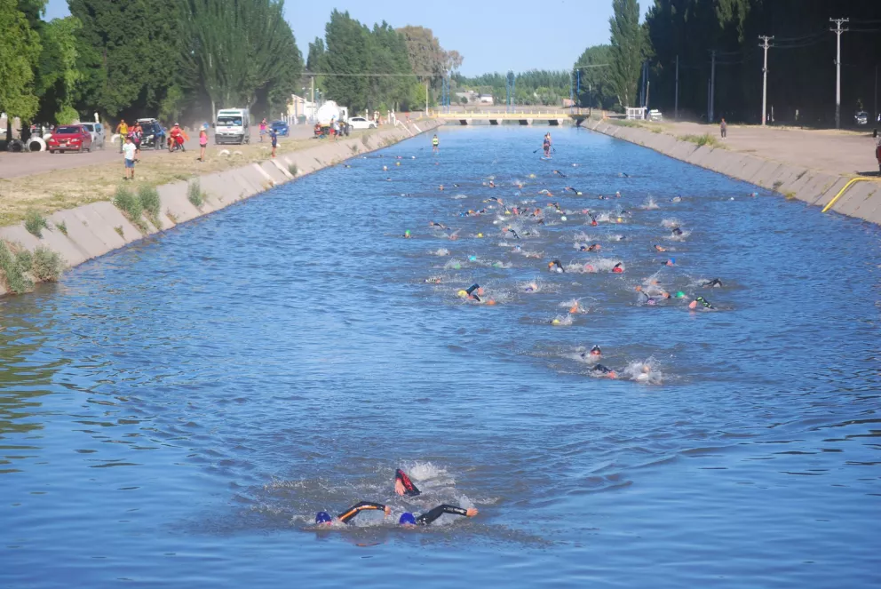 El Canal Grande, epicentro de la competencia. El parcial de natación abrió la prueba.