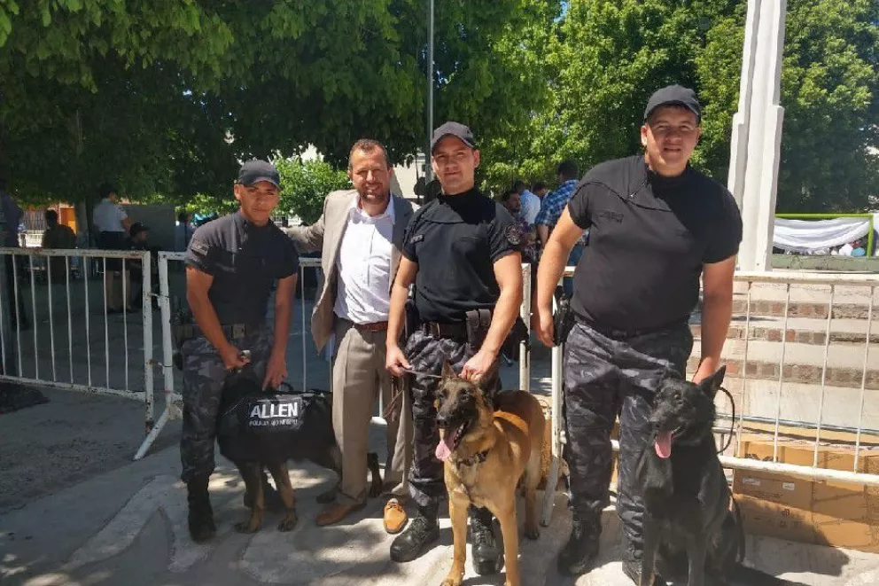 Tres perros que ya luchan contra el narcotráfico en Río Negro