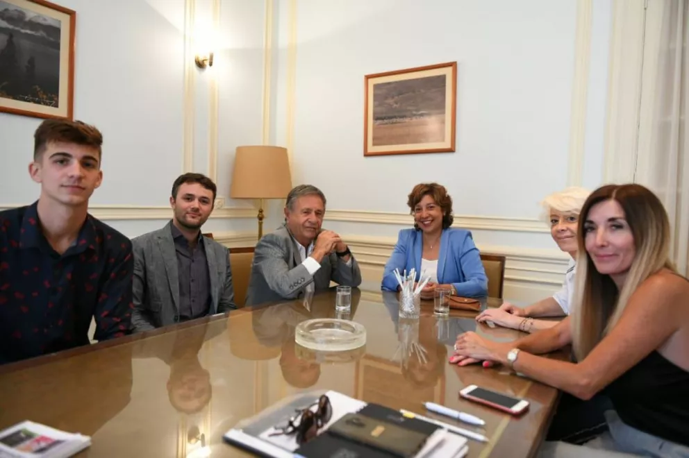 La gobernadora Carreras se reunió con el expresidente Duhalde
