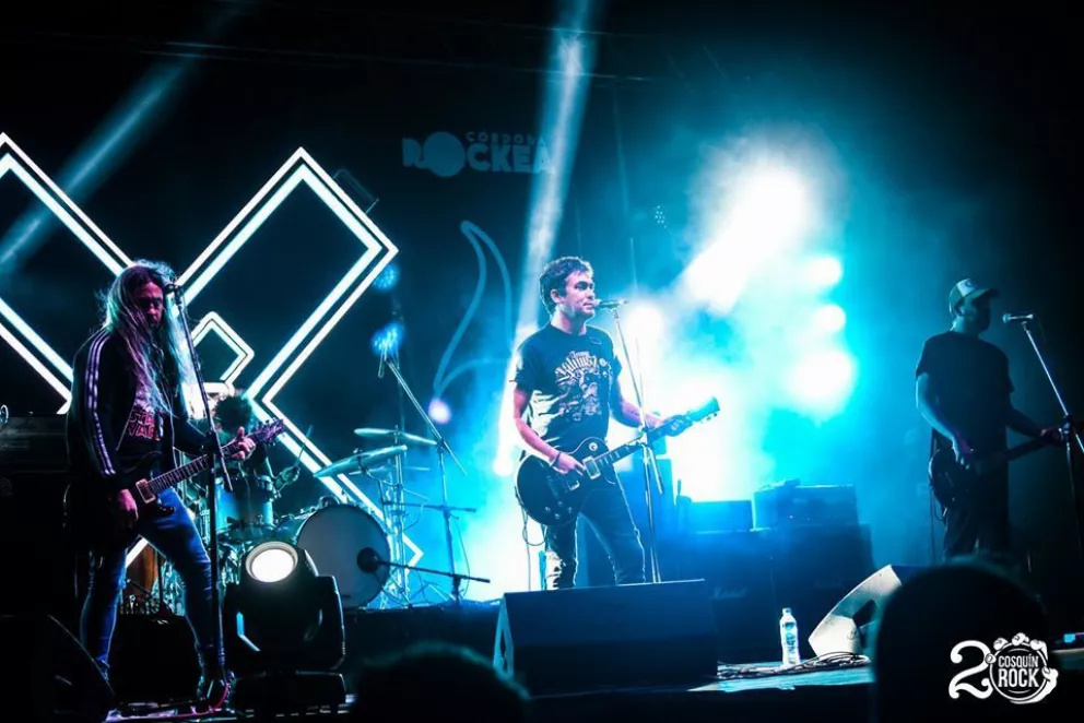 Bajista roquense tocó  junto a ex Attaque 77 en Cosquín Rock