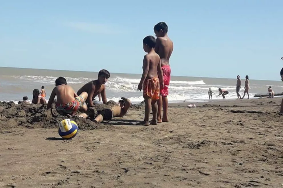 Playa y recreación para niños de los CAINA