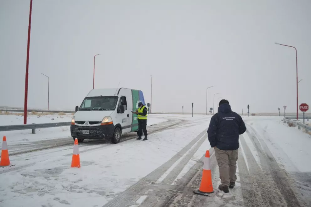Extrema precaución por nevadas en varias localidades de la Línea Sur
