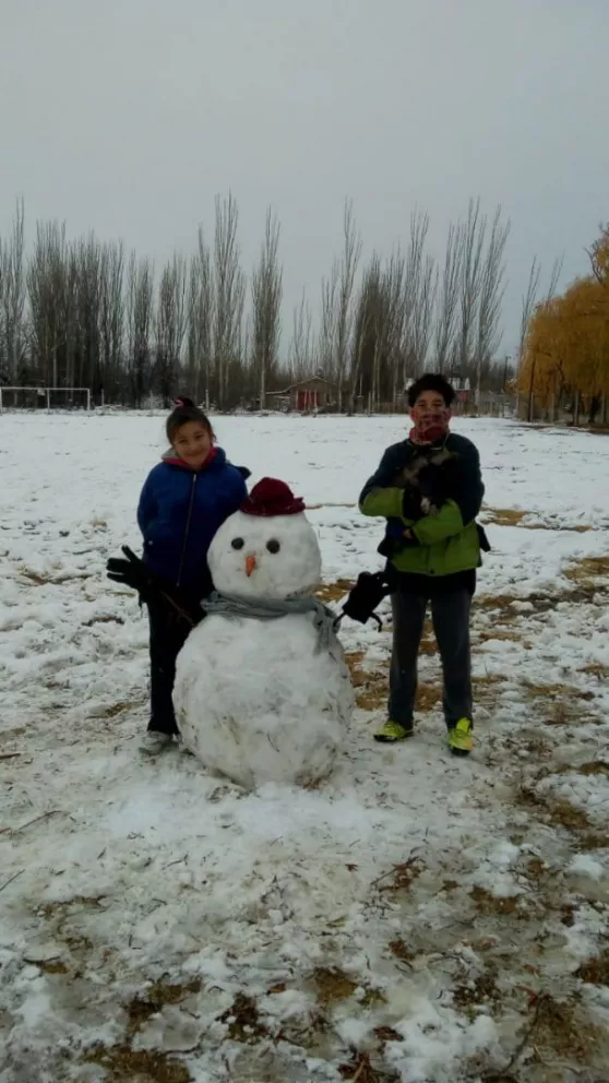 Creativa y divertida iniciativa del club Cimac para disfrutar la nieve