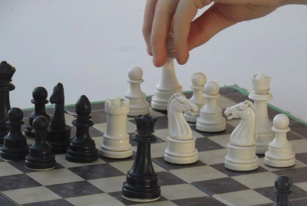El ajedrez no para de brillar y ahora lo hizo en una cita de Uruguay