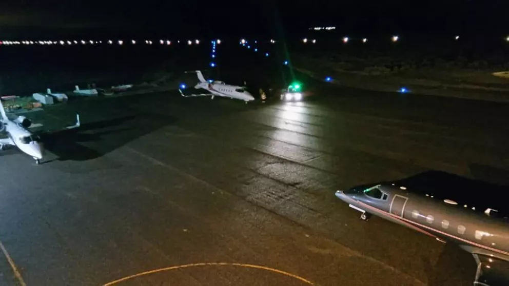 Encontraron dañadas 14 balizas de la pista del aeropuerto de Roca