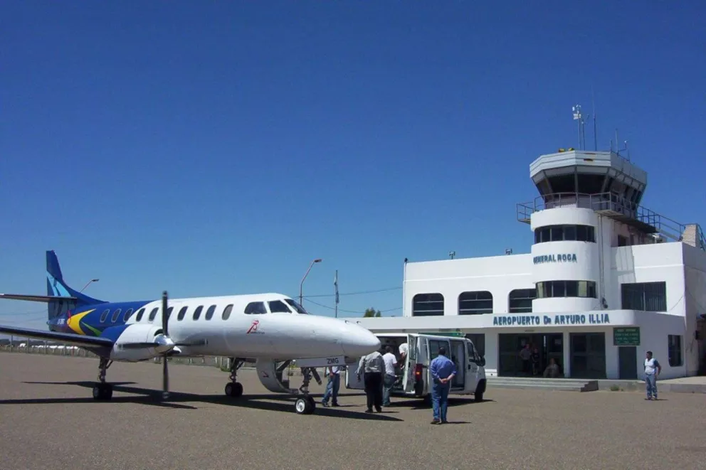 “El aeropuerto de Roca es un punto clave para la integración provincial”
