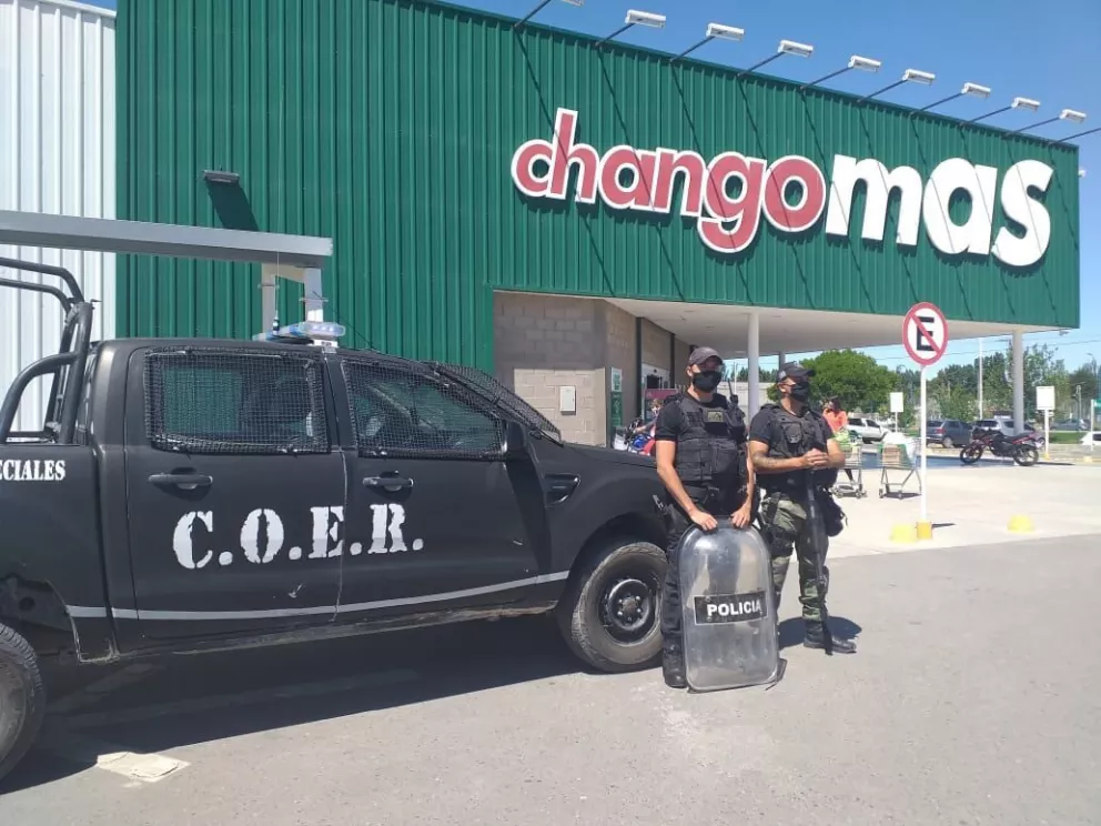 Policía dispuso un Plan Operacional para custodiar supermercados