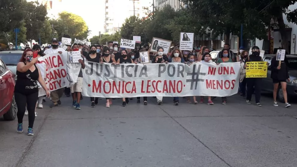 Masivo y emotivo pedido de justicia por Mónica Lescano