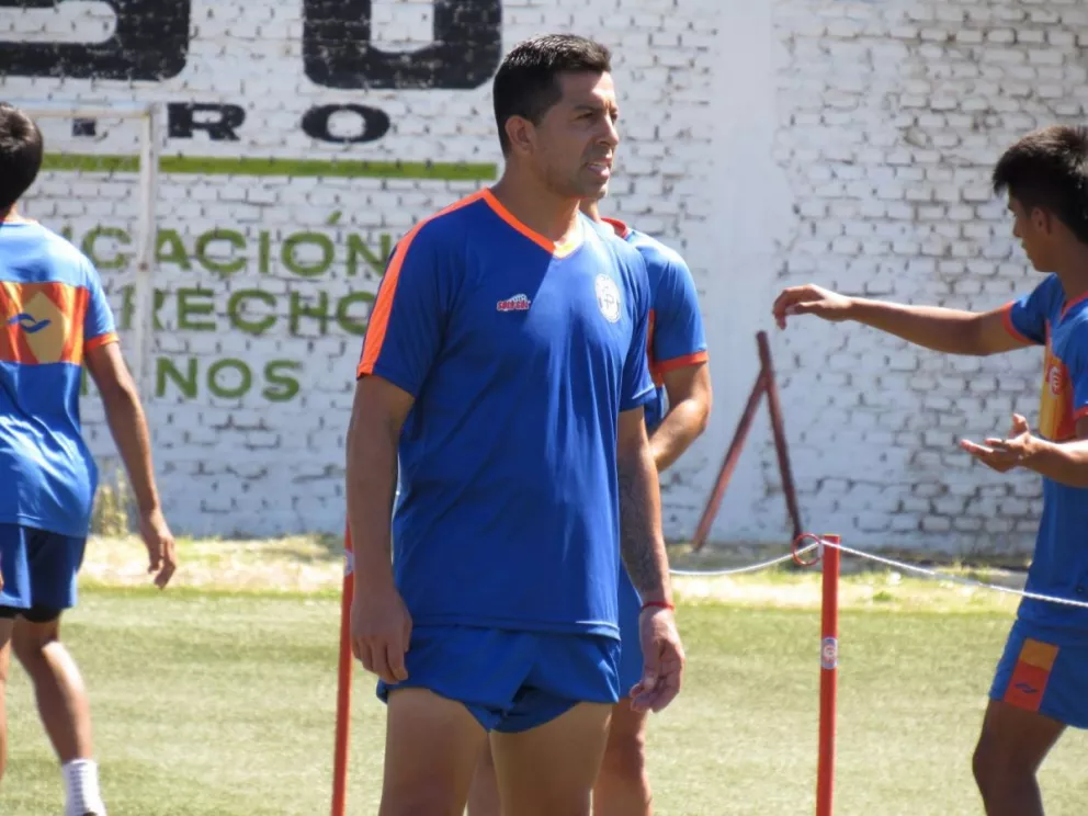 Diego Galván buscará aportar gol y experiencia.