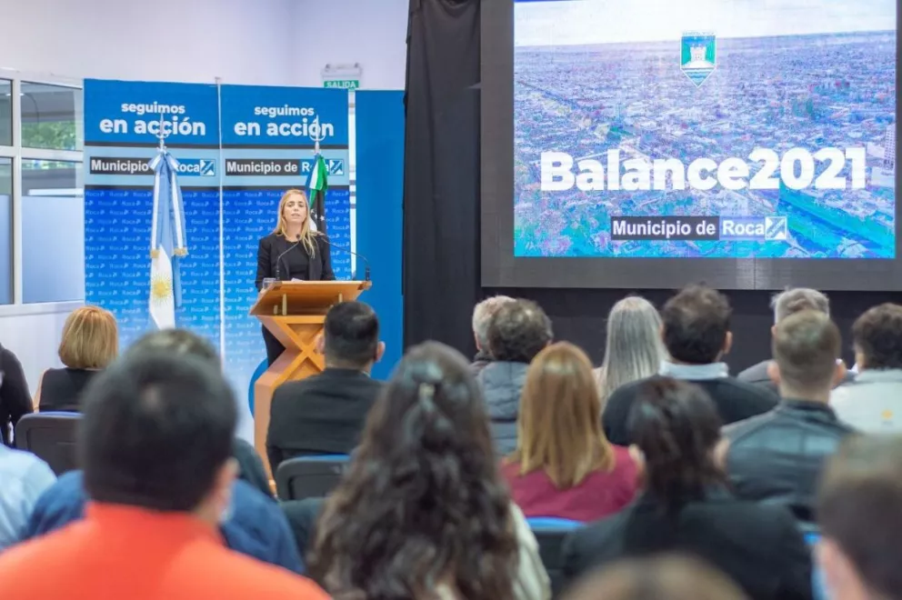 La Intendenta Soria expuso en el concejo el Balance de Gestion 2021.