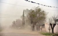 La alerta por vientos aumentó a naranja y recomiendan mucha precaución
