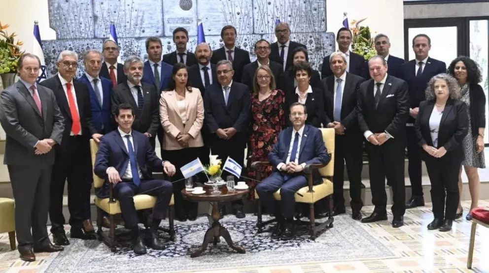 Arabela Carreras visitó al presidente de Israel.